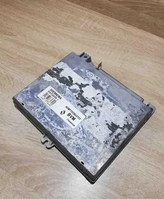 Renault Safrane Engine control unit/module ECU S101724102 HOM7700853733