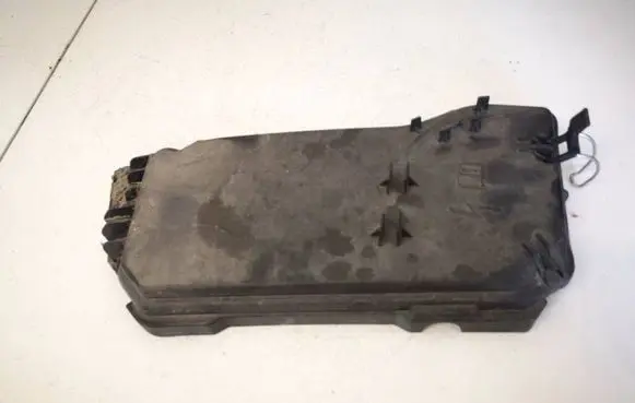 Mercedes-Benz C AMG W204 Fuse box cover A2045400082