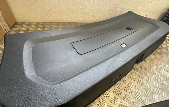 Volvo XC90 Tailgate trim 31389035