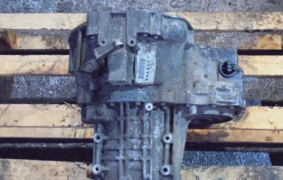 Nissan Primera Manual 4 speed gearbox AV709VA
