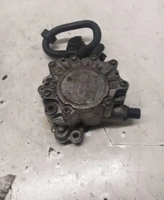 Volkswagen PASSAT B6 Vacuum pump 03G145209