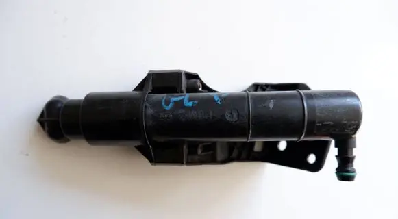 Headlight washer spray nozzle
