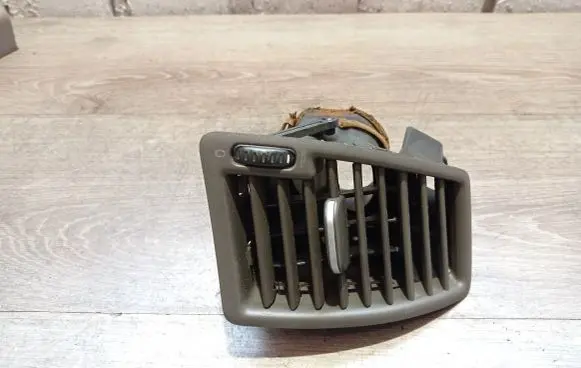 Volvo XC90 Dashboard side air vent grill/cover trim 3409399