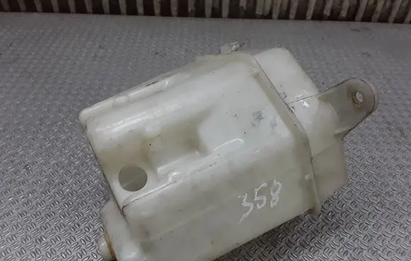 KIA Rio Windshield washer fluid reservoir/tank