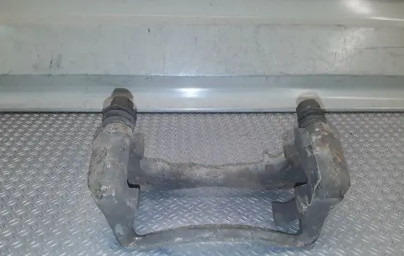 Hyundai Sonata Front Brake Caliper Pad/Carrier 