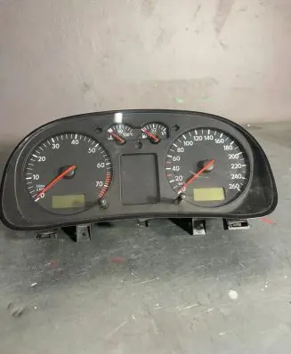 Volkswagen Golf IV Speedometer (instrument cluster) 1J0919860D 110008773028