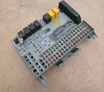 Opel Astra G Fuse box set 90504534