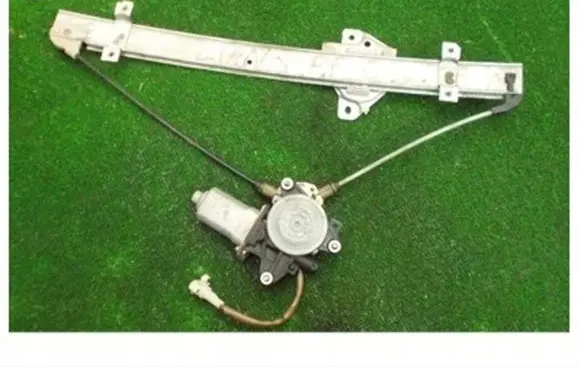 Suzuki Liana Front door window regulator with motor