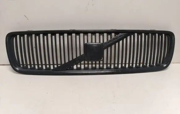 Volvo V70 Front bumper upper radiator grill 08693346