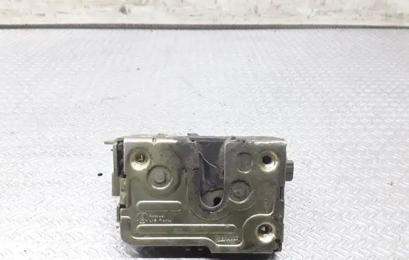 Opel Movano A Front door lock