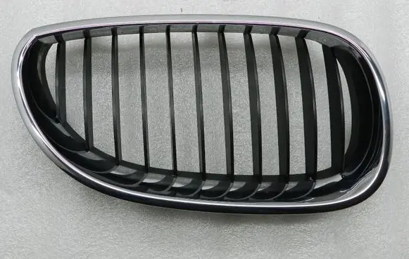 BMW 5 E60 E61 Front grill 51137027066 7027066