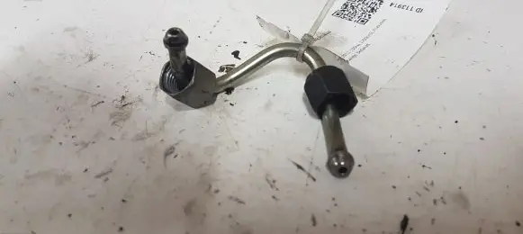 Citroen C5 Fuel injector supply line/pipe Z947