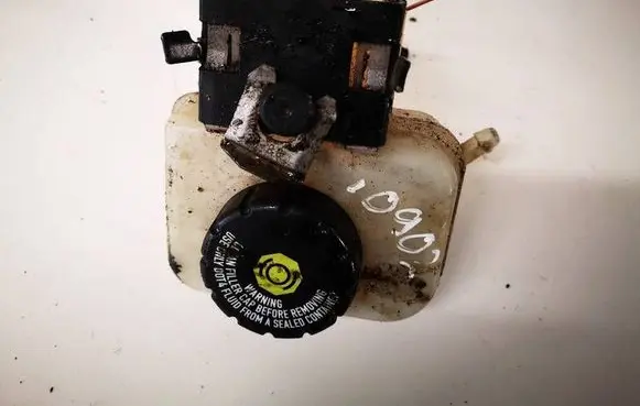 Opel Meriva A Brake fluid reservoir 020405115 0204051157