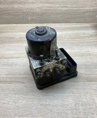 Volkswagen Golf IV ABS Pump 1J0614117E