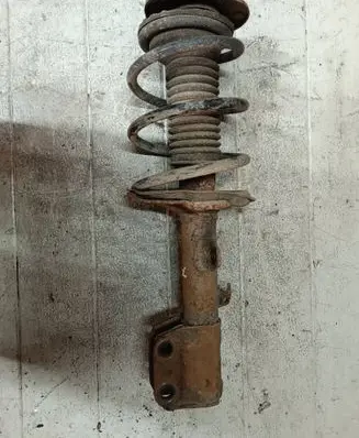 Toyota Avensis T250 Front shock absorber/damper 
