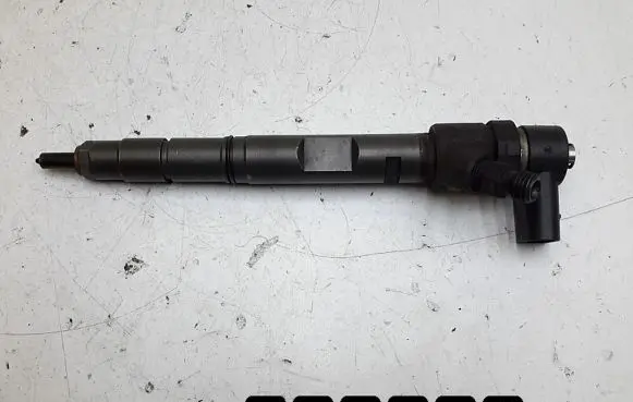 Audi A8 S8 D3 4E Fuel injector 0445110158