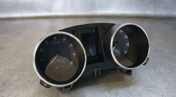 Skoda Yeti (5L) Speedometer (instrument cluster) 5L0920940S