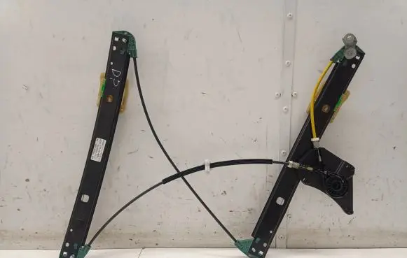Front window lifting mechanism without motor