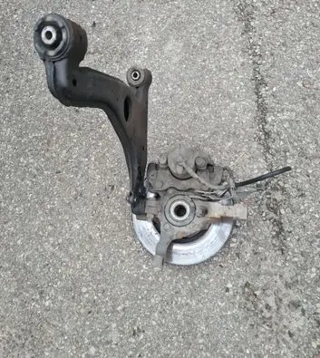 Opel Zafira A Front wheel hub spindle knuckle