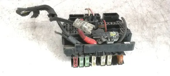 Peugeot 307 Fuse module S118983004Q BSML0400