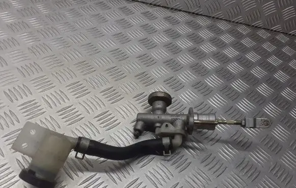 Nissan Almera N16 Clutch slave cylinder 