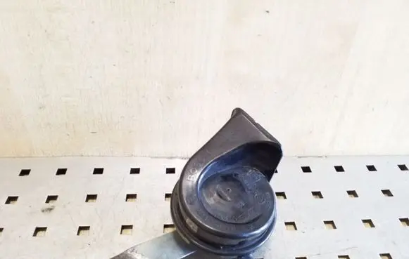 BMW X3 E83 Horn signal E9703881157 024148