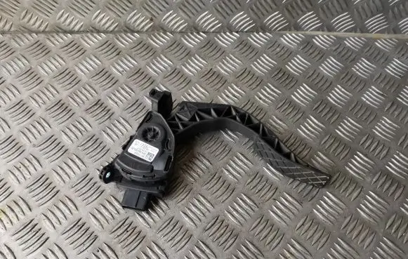 Audi A4 S4 B8 8K Accelerator throttle pedal 8K1721523A