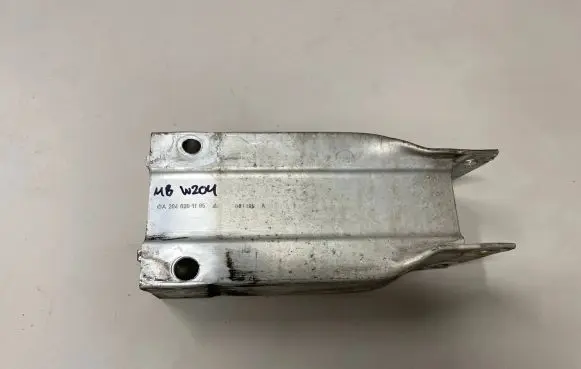 Mercedes-Benz C W204 Front bumper mounting bracket A2046201195