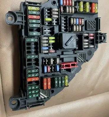 BMW 7 F01 F02 F03 F04 Fuse module 1670499