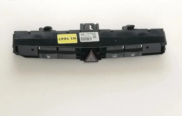 Opel Astra H Seat heating switch 03758035 KL1647