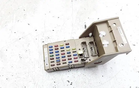 Subaru Forester SH Fuse module 82201fg010