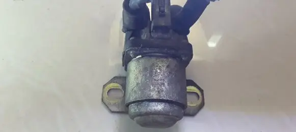 Mitsubishi Pajero Sport I Turbo solenoid valve MD337888