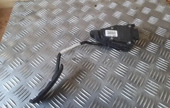 Mitsubishi Space Star Accelerator throttle pedal 6PV00830100 30865642 M865642