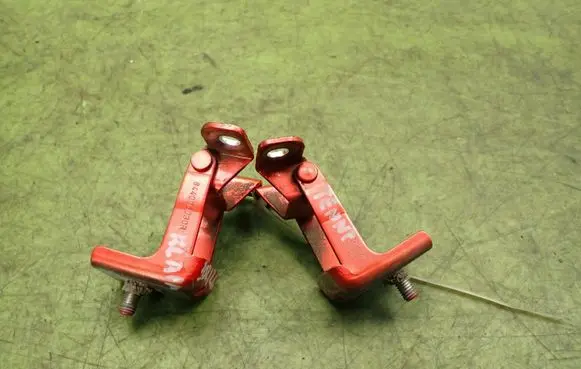 Renault Clio IV Tailgate/trunk/boot hinge