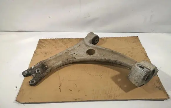 Volkswagen PASSAT B6 Front lower control arm/wishbone