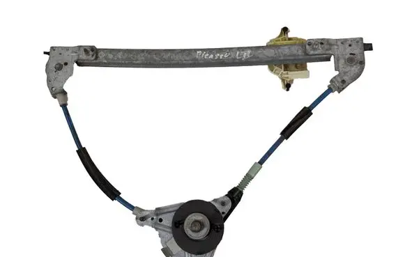 Rear door manual window regulator