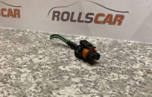 Volvo S60 Fuel injector wires 
