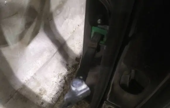 KIA Sorento Rear door check strap stopper 