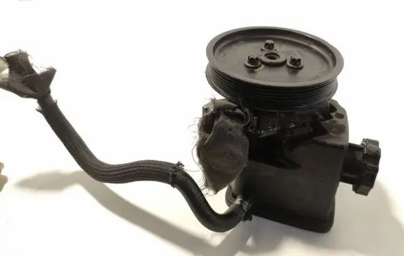 Mercedes-Benz E W211 Power steering pump A0044662001 7693900201