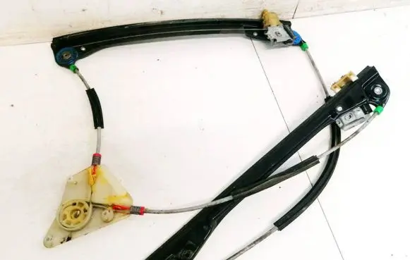 Volkswagen Polo Front door window regulator with motor 