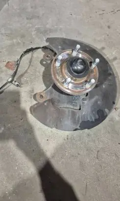 Ford Mustang VI Front wheel hub 