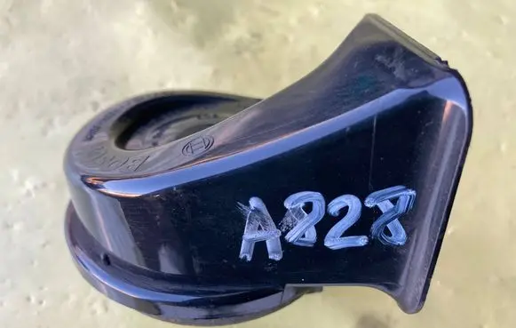 Mercedes-Benz A W169 Horn signal 70/3881157