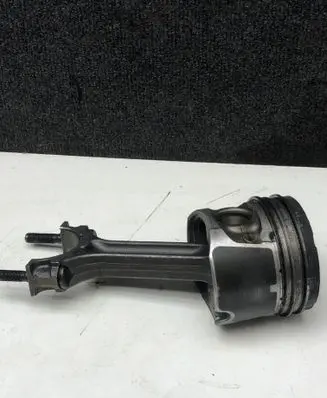 Nissan Murano Z51 Piston with connecting rod