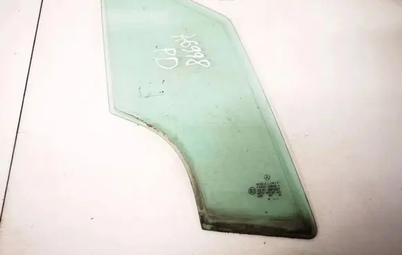 Mercedes-Benz A W168 Front door vent window glass four-door 
