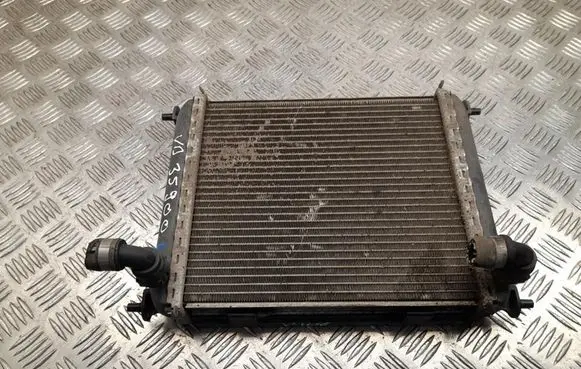 BMW X5 G05 Coolant radiator 8697893