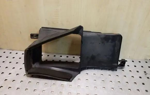 Ford Focus Intercooler air channel guide BM518121AF