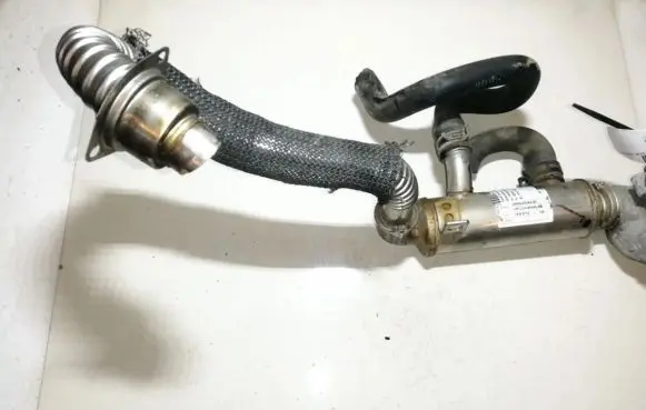 Ford Focus EGR valve cooler 3M5Q9F464BC VP1U3H-9P445-BB