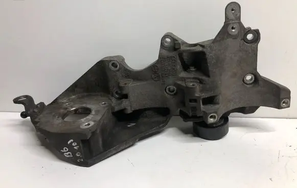 Volkswagen PASSAT B6 Generator/alternator bracket 03L903143K