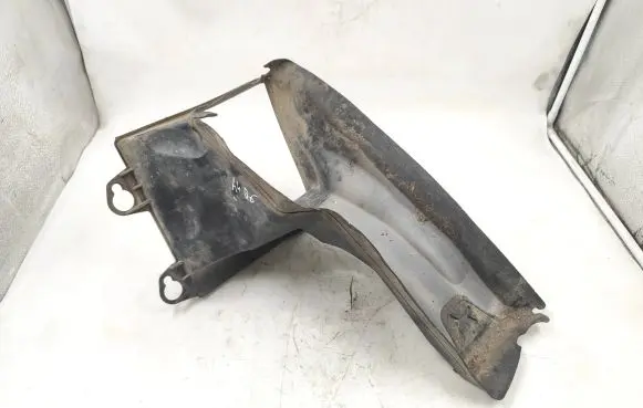 Audi A4 S4 B6 8E 8H Intercooler air channel guide 4F0145333