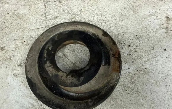 Volkswagen Golf V Rear coil spring rubber mount